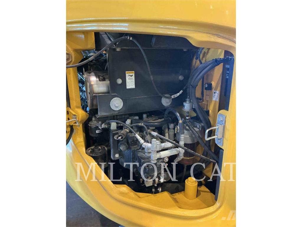 Kobelco / KOBE STEEL LTD SK75SR Lánctalpas kotrók