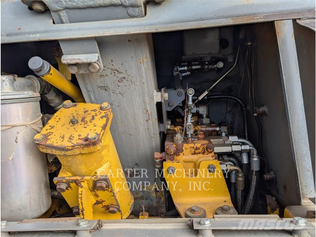 Komatsu 61EX Crawler dozers