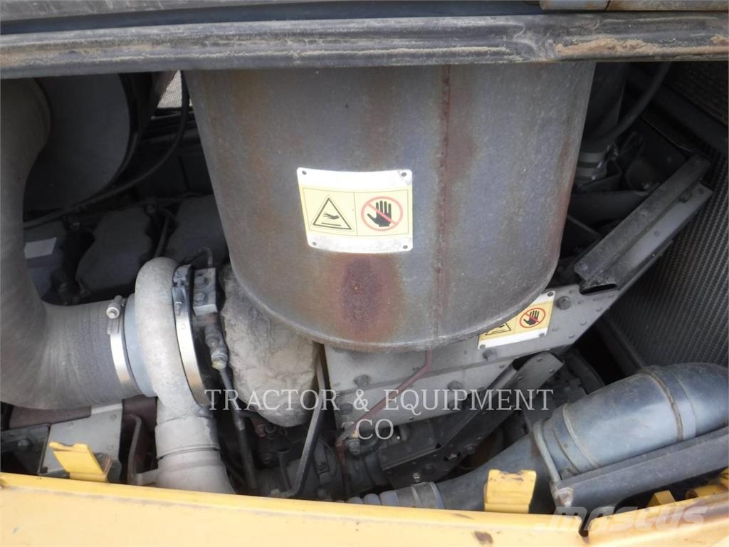 Komatsu D275AX-5EO Bouteurs sur chenilles