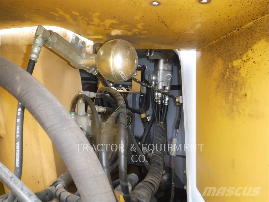 Komatsu D275AX-5EO Bouteurs sur chenilles