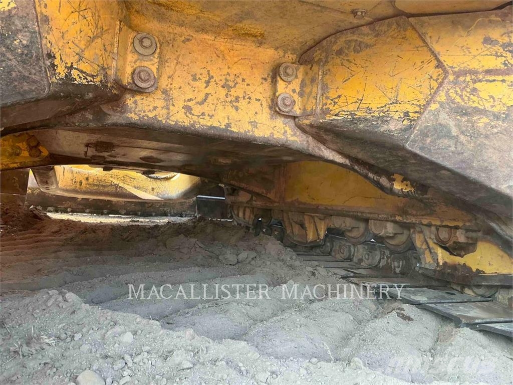 Komatsu D39PX-23 Crawler dozers