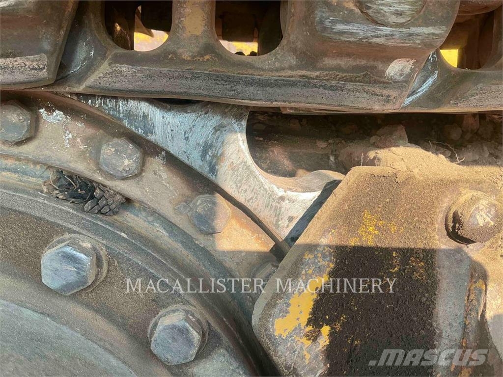 Komatsu D39PX-23 Crawler dozers