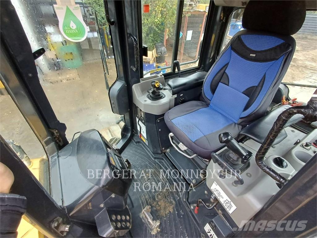 Komatsu D61PX-24 Paletli dozerler