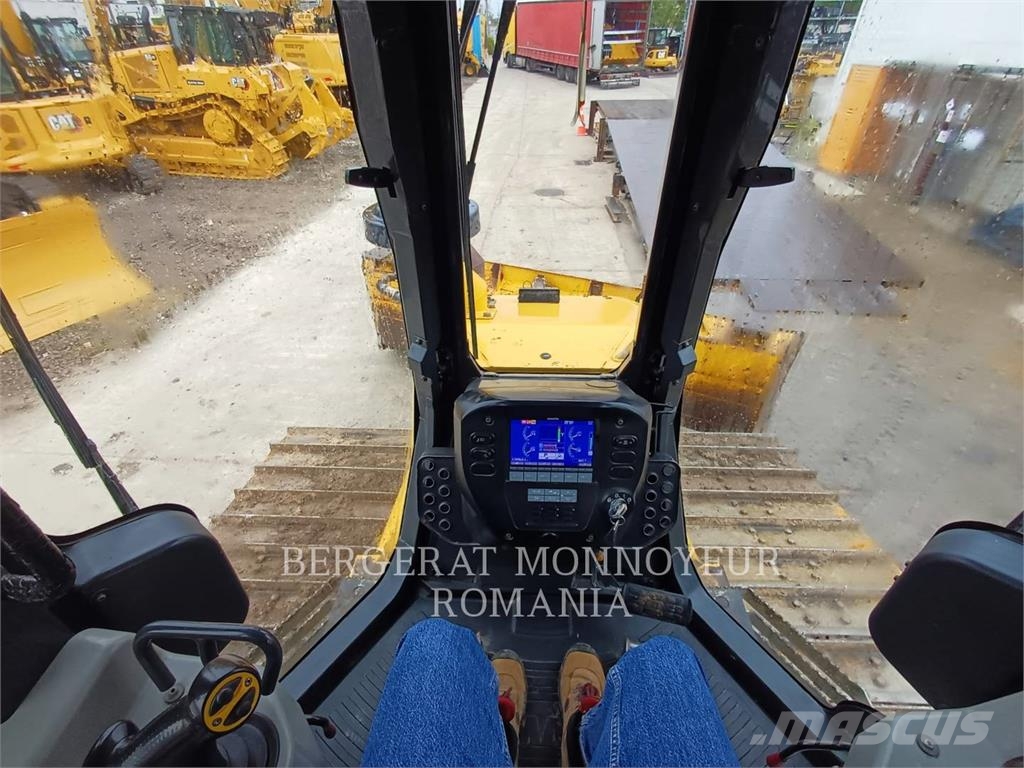 Komatsu D61PX-24 Paletli dozerler
