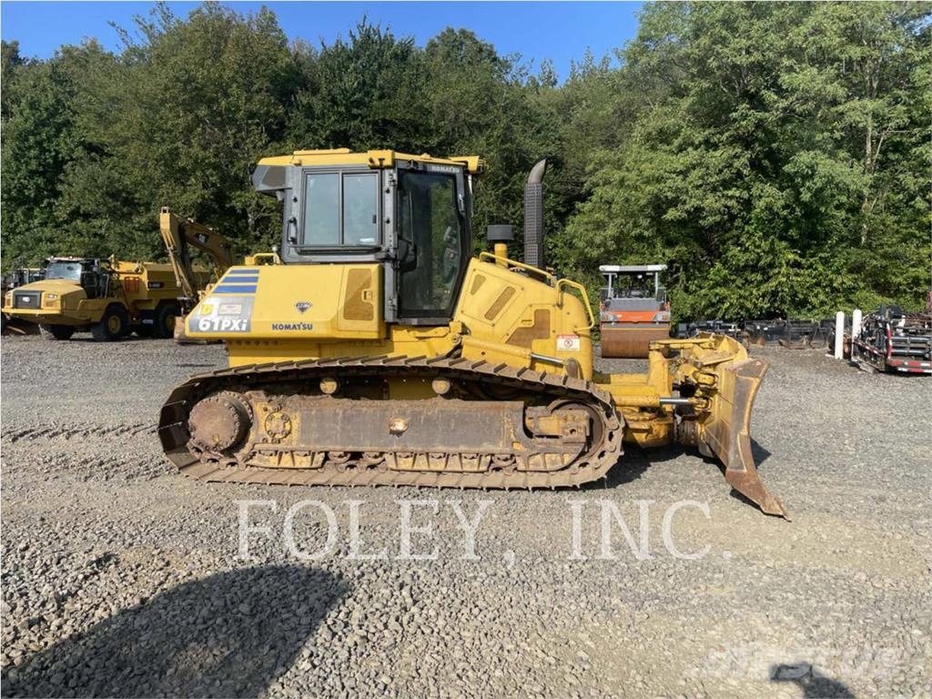 Komatsu D61PX1-23 Buldozer sobre oruga