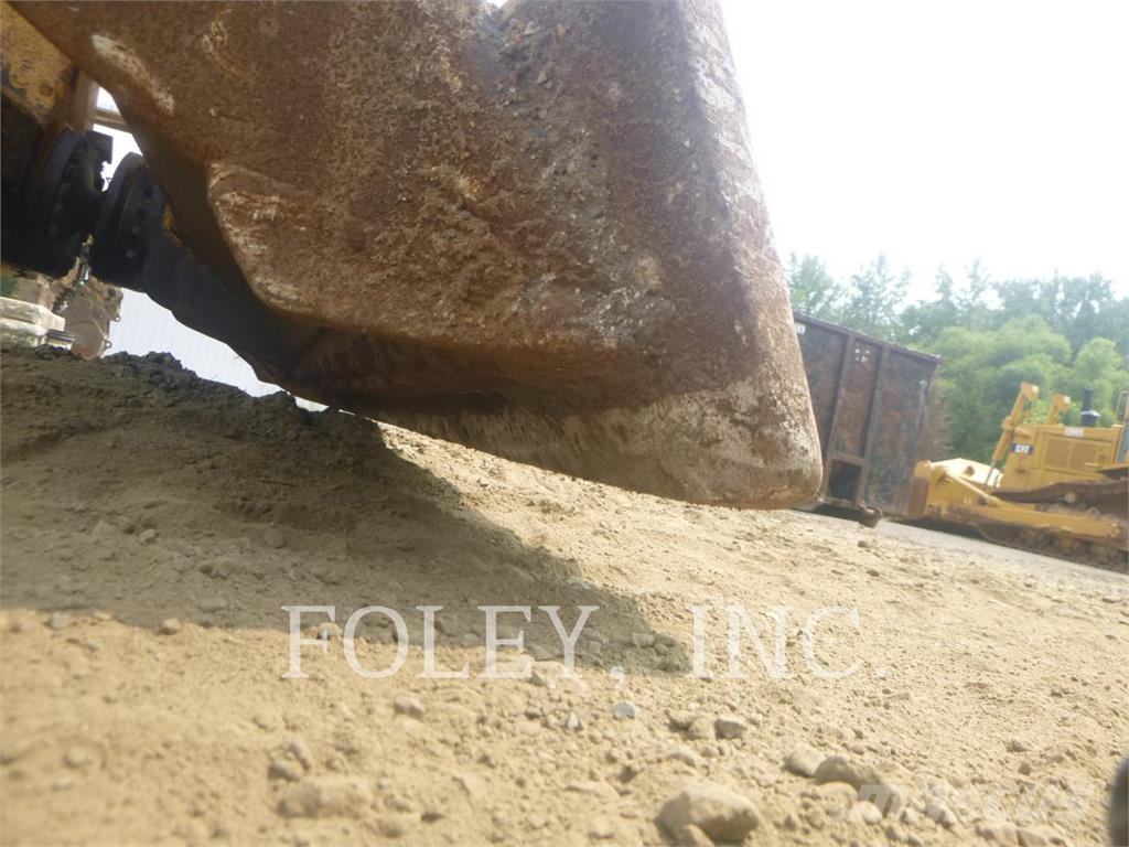 Komatsu D61PX1-23 Buldozer sobre oruga