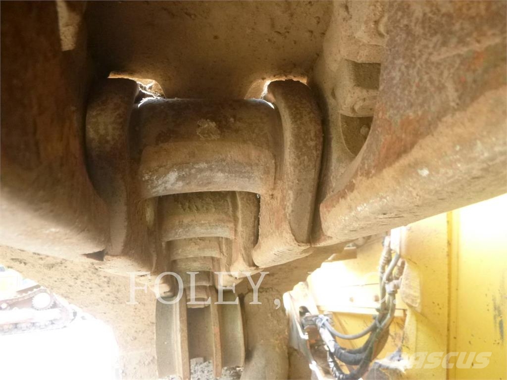 Komatsu D61PX1-23 Buldozer sobre oruga