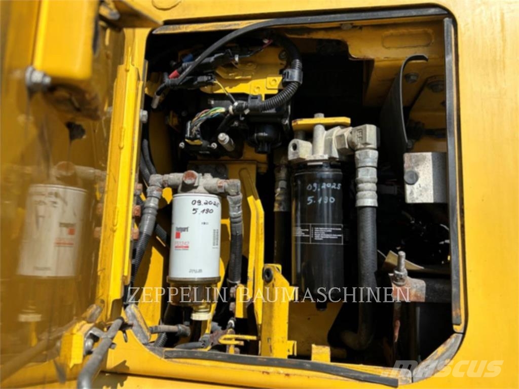 Komatsu D65PX-18 Buldožerji goseničarji