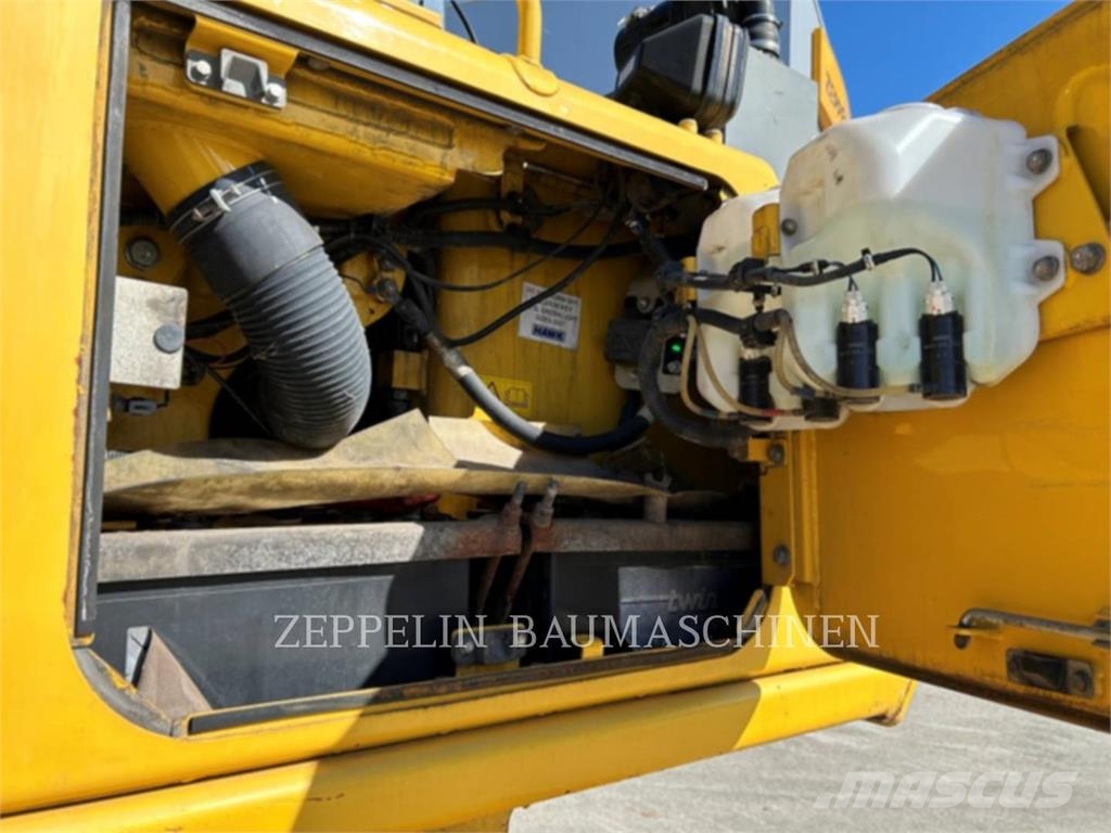 Komatsu D65PX-18 Buldožerji goseničarji