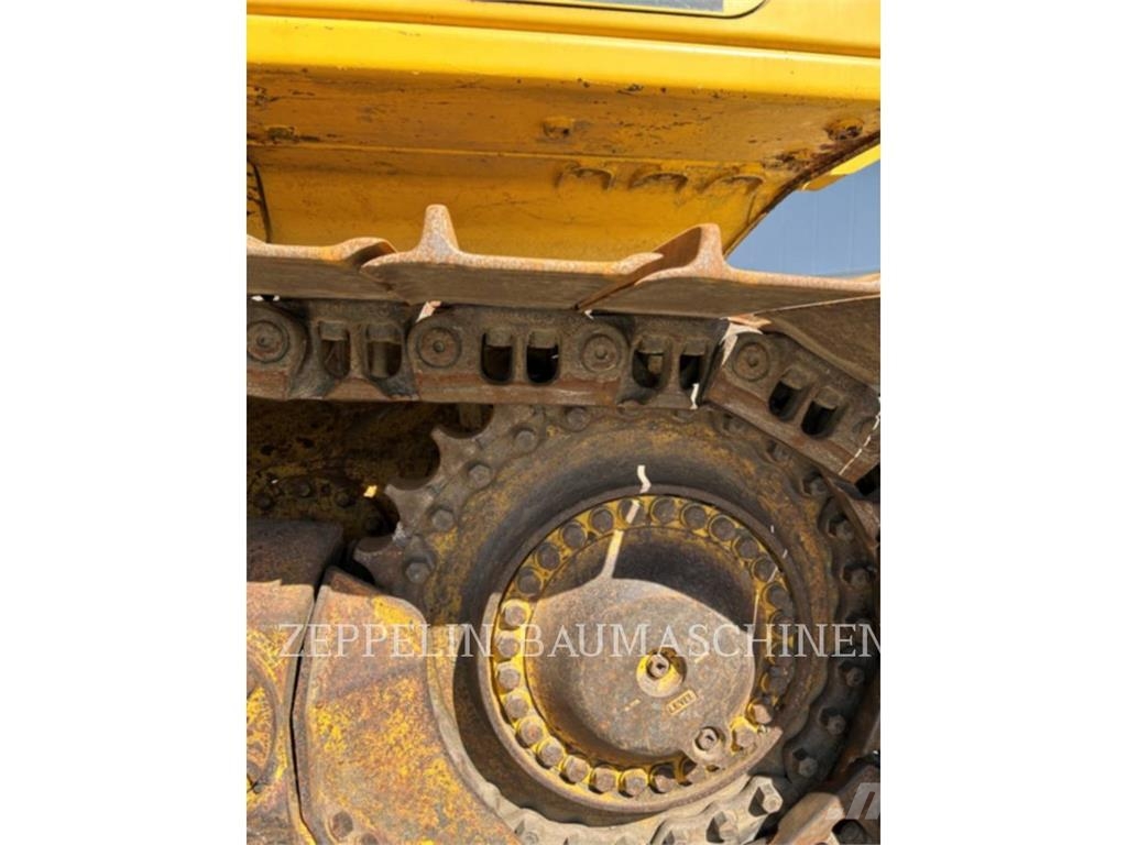 Komatsu D65PX-18 Buldožerji goseničarji