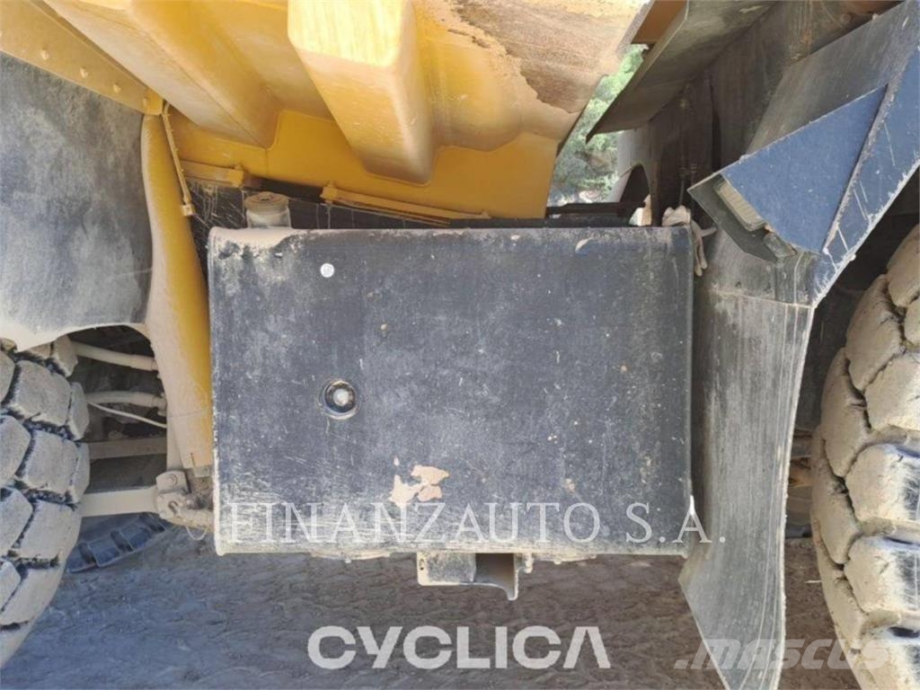 Komatsu HD465-7 Dumper - Knickgelenk