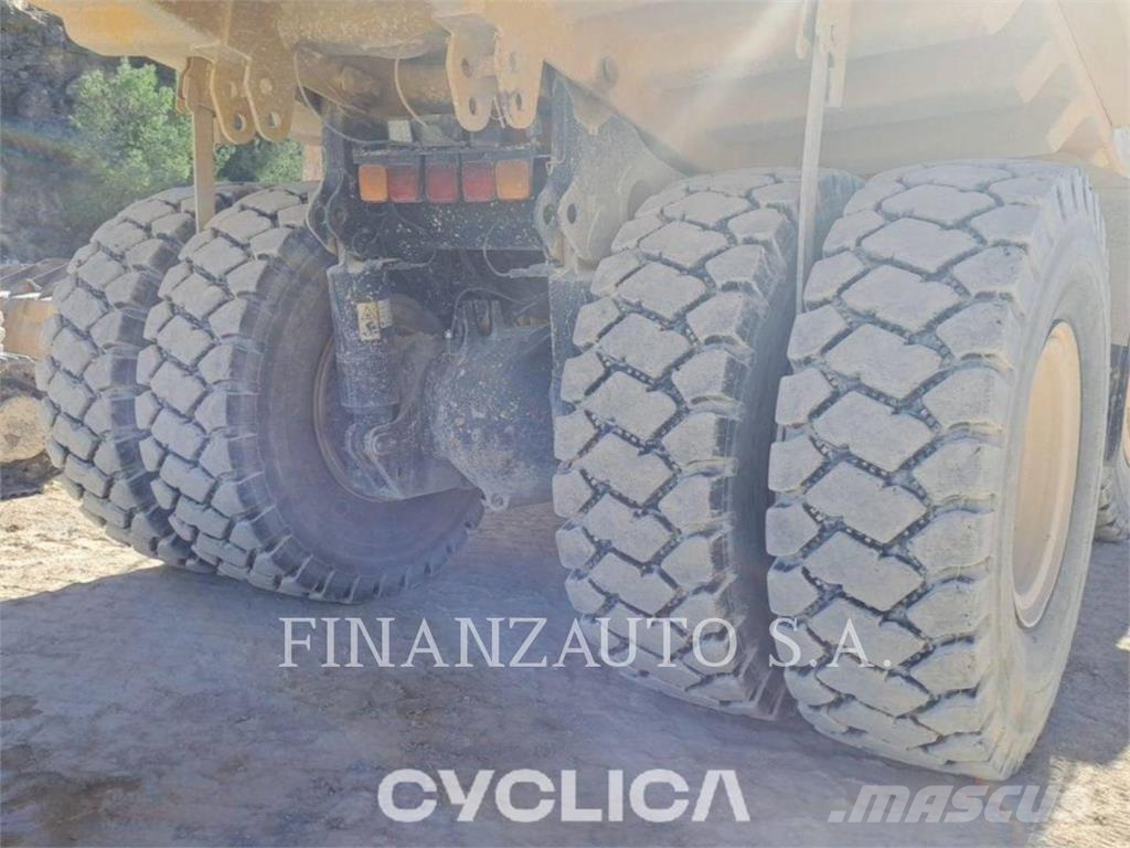 Komatsu HD465-7 Dumper - Knickgelenk