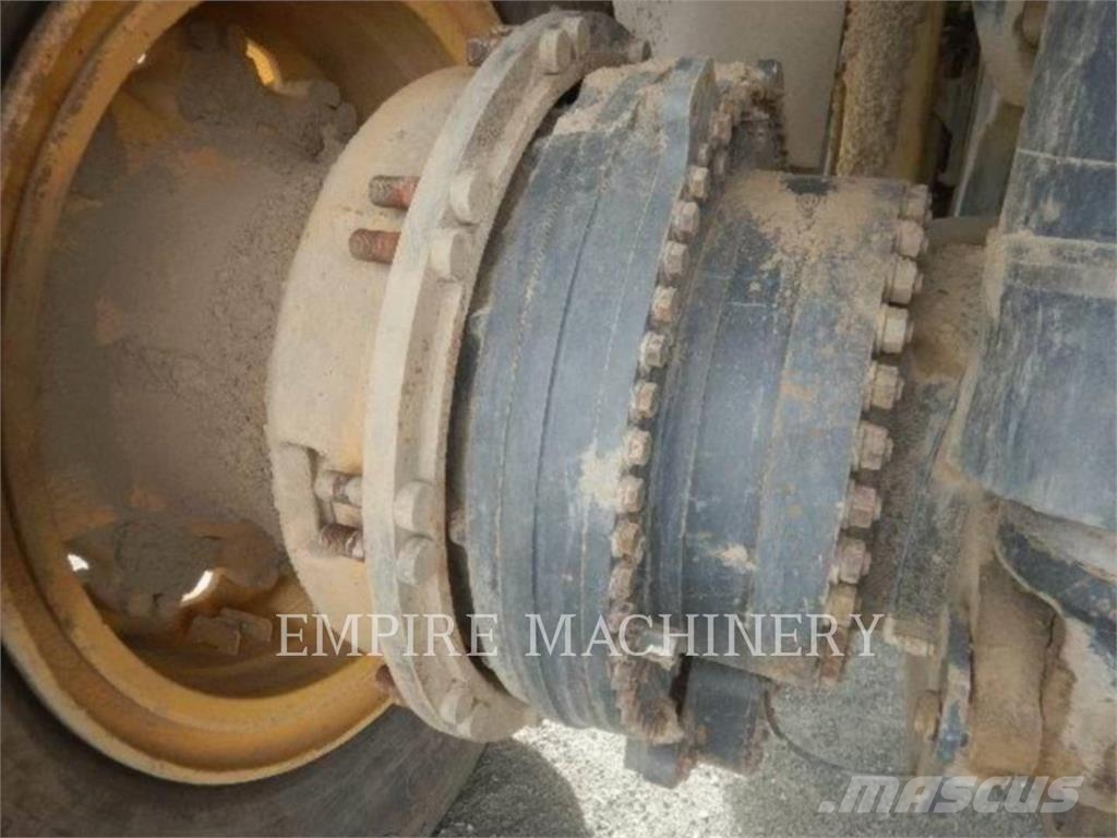 Komatsu HD785-7 Liigendraamiga pinnaseveokid