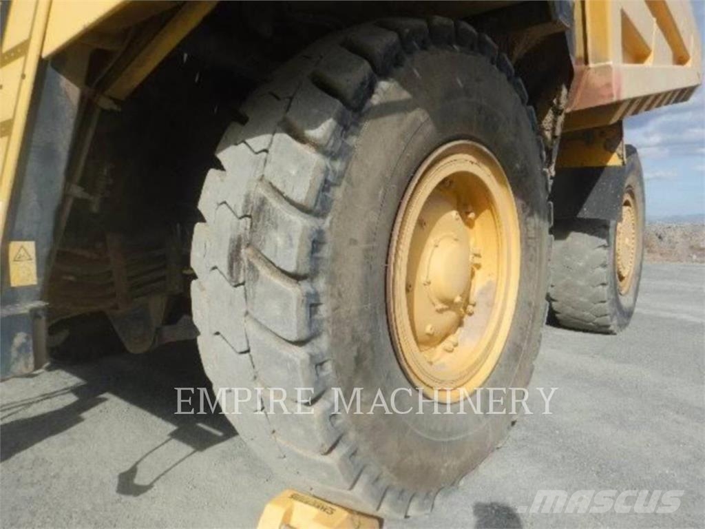 Komatsu HD785-7 Liigendraamiga pinnaseveokid