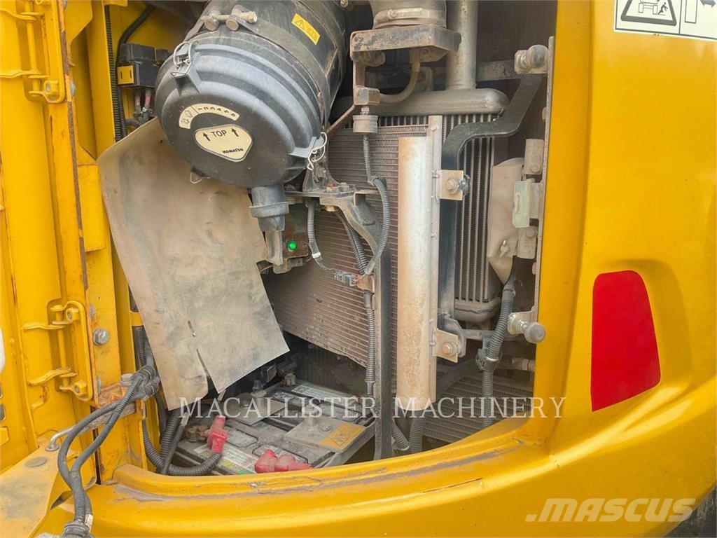 Komatsu PC138US-11 حفارات زحافة