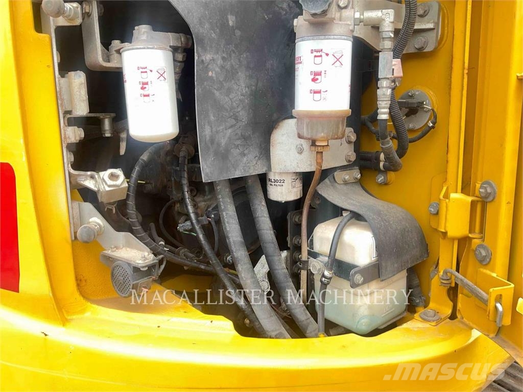 Komatsu PC138US-11 حفارات زحافة