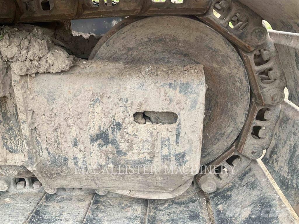 Komatsu PC138US-11 حفارات زحافة