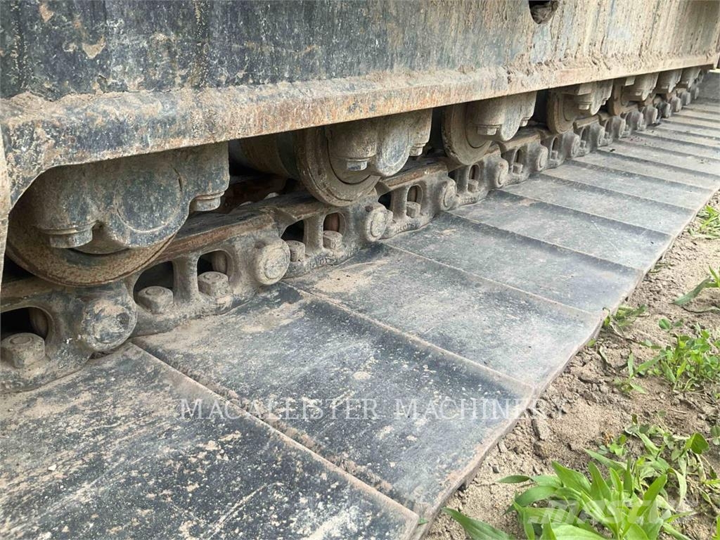Komatsu PC138US-11 حفارات زحافة