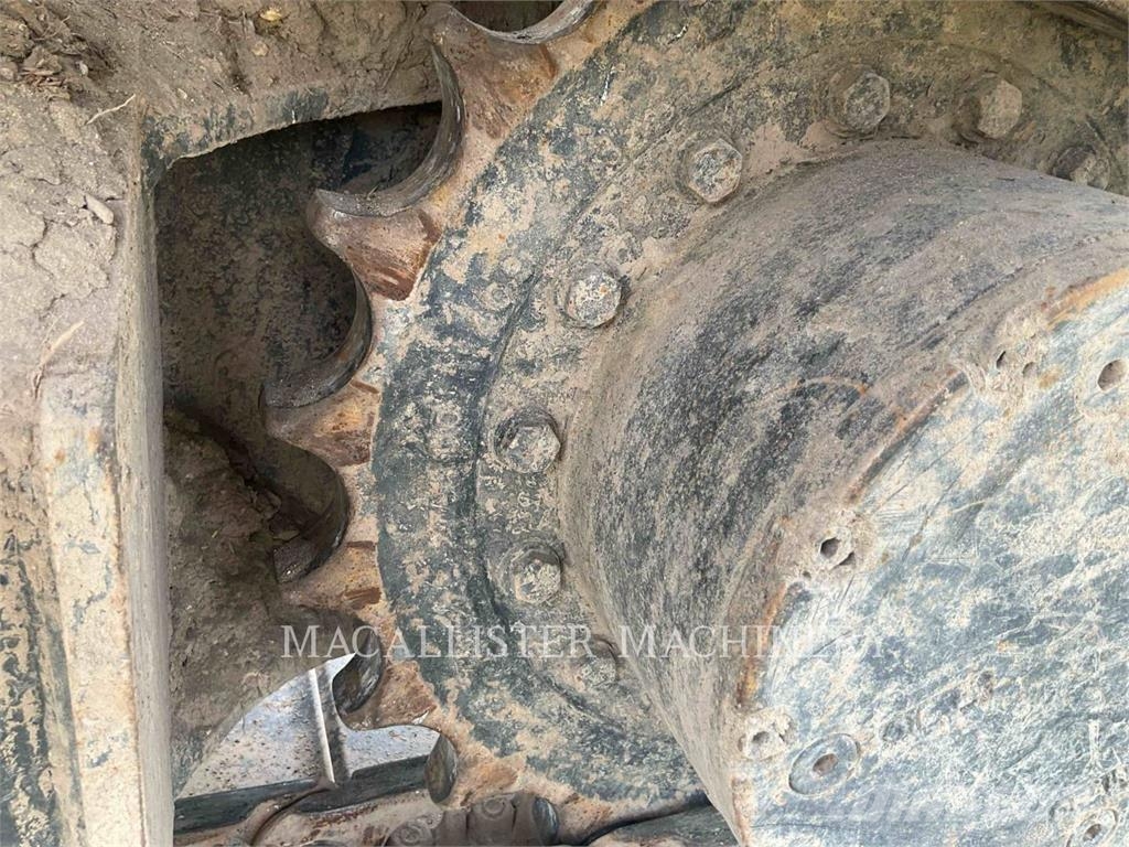 Komatsu PC138US-11 حفارات زحافة