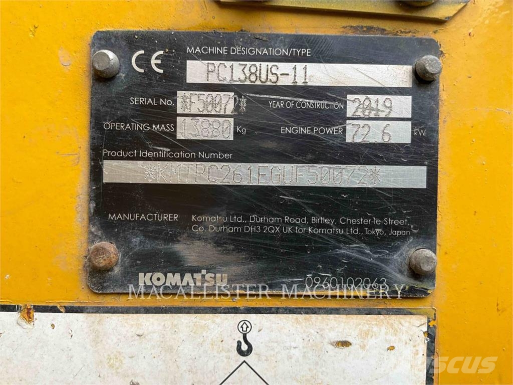 Komatsu PC138US-11 حفارات زحافة