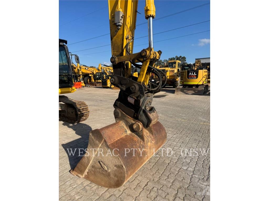 Komatsu PC170LC-11 Roomikekskavaatorid
