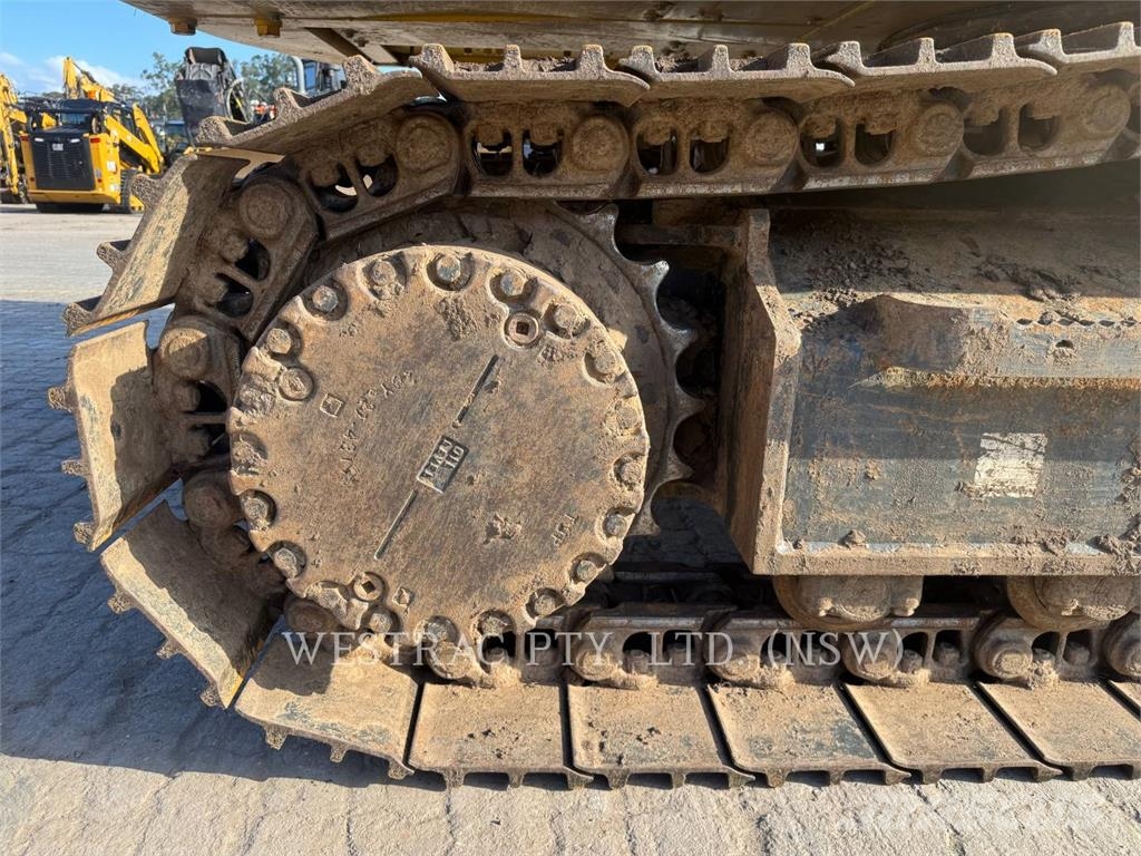 Komatsu PC170LC-11 Roomikekskavaatorid