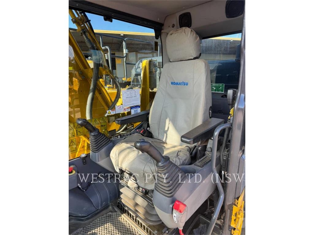 Komatsu PC170LC-11 Roomikekskavaatorid