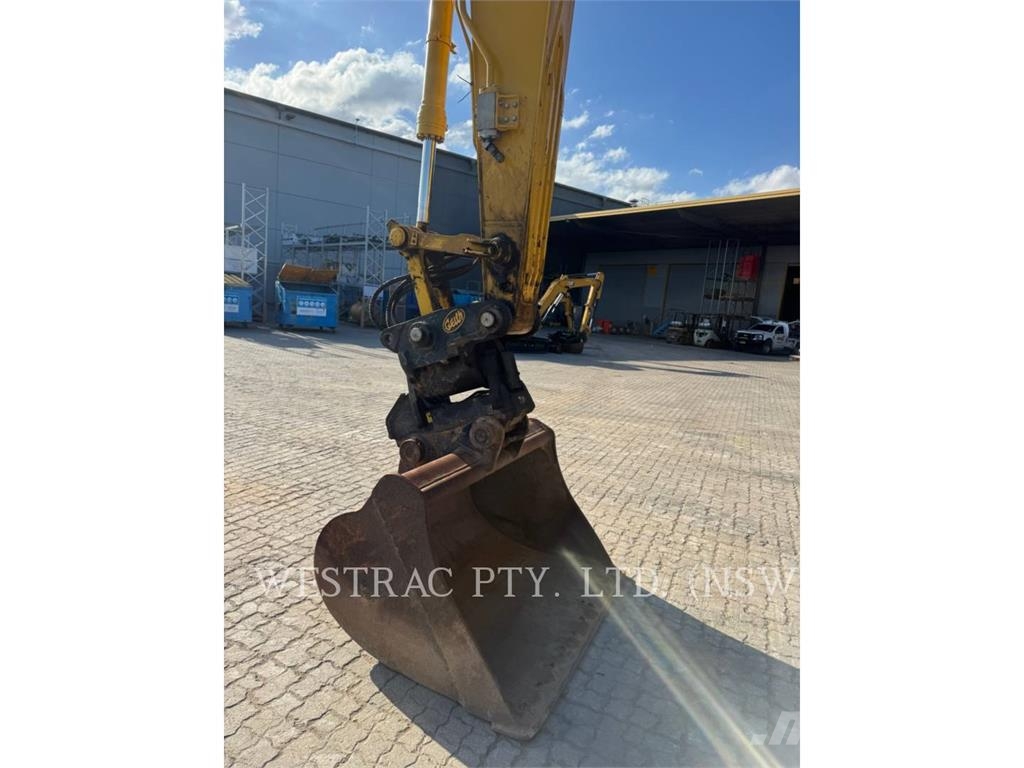 Komatsu PC170LC-11 Roomikekskavaatorid