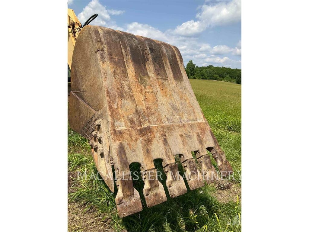 Komatsu PC220 Bagri goseničarji