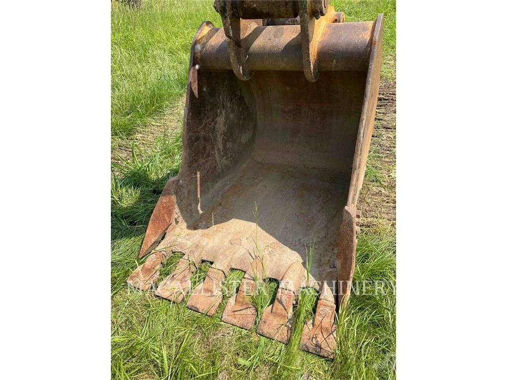 Komatsu PC220 Bagri goseničarji