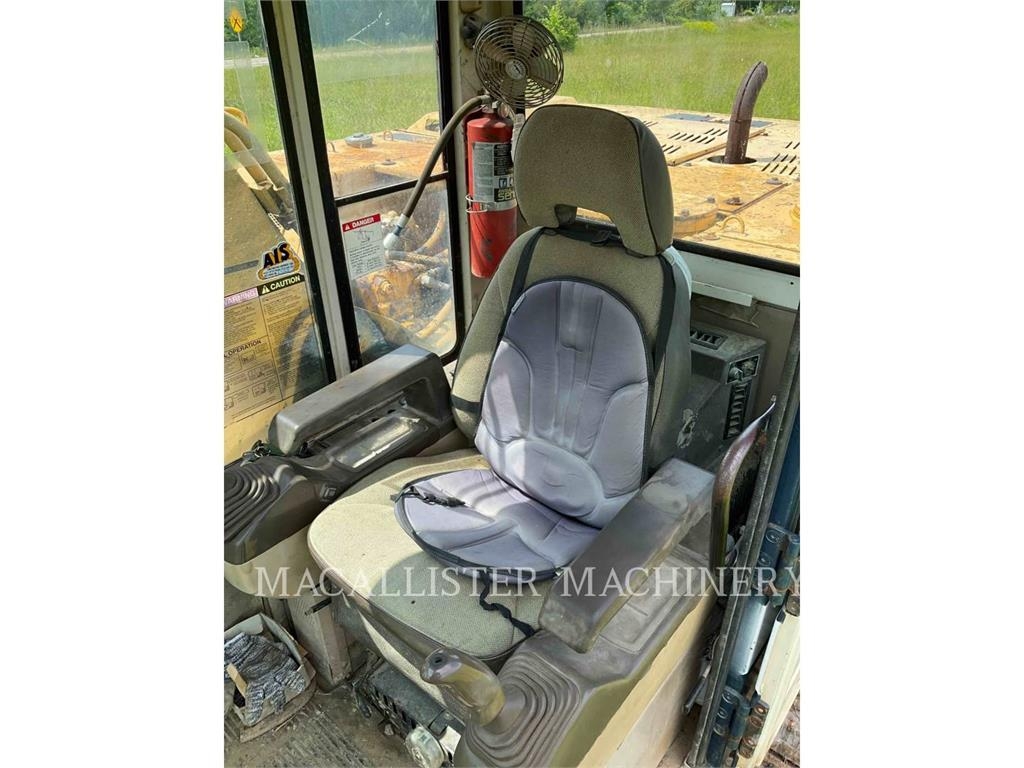 Komatsu PC220 Bagri goseničarji