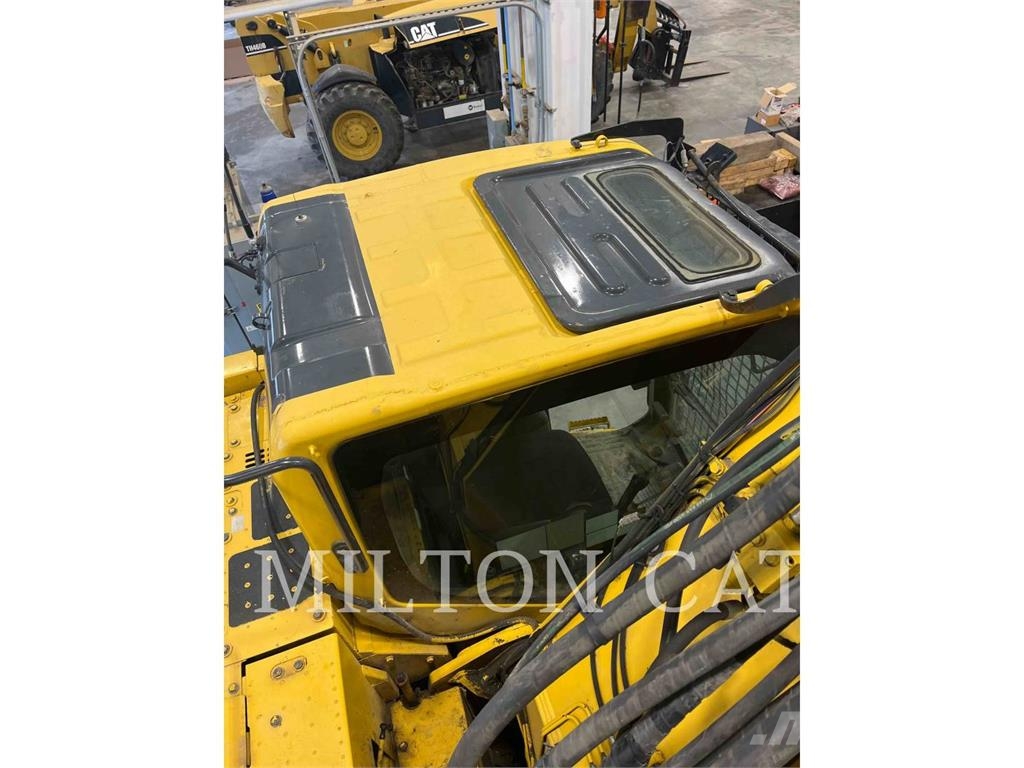 Komatsu PC228 Kāpurķēžu ekskavatori