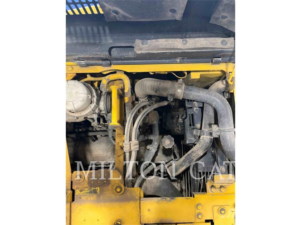 Komatsu PC228 Kāpurķēžu ekskavatori
