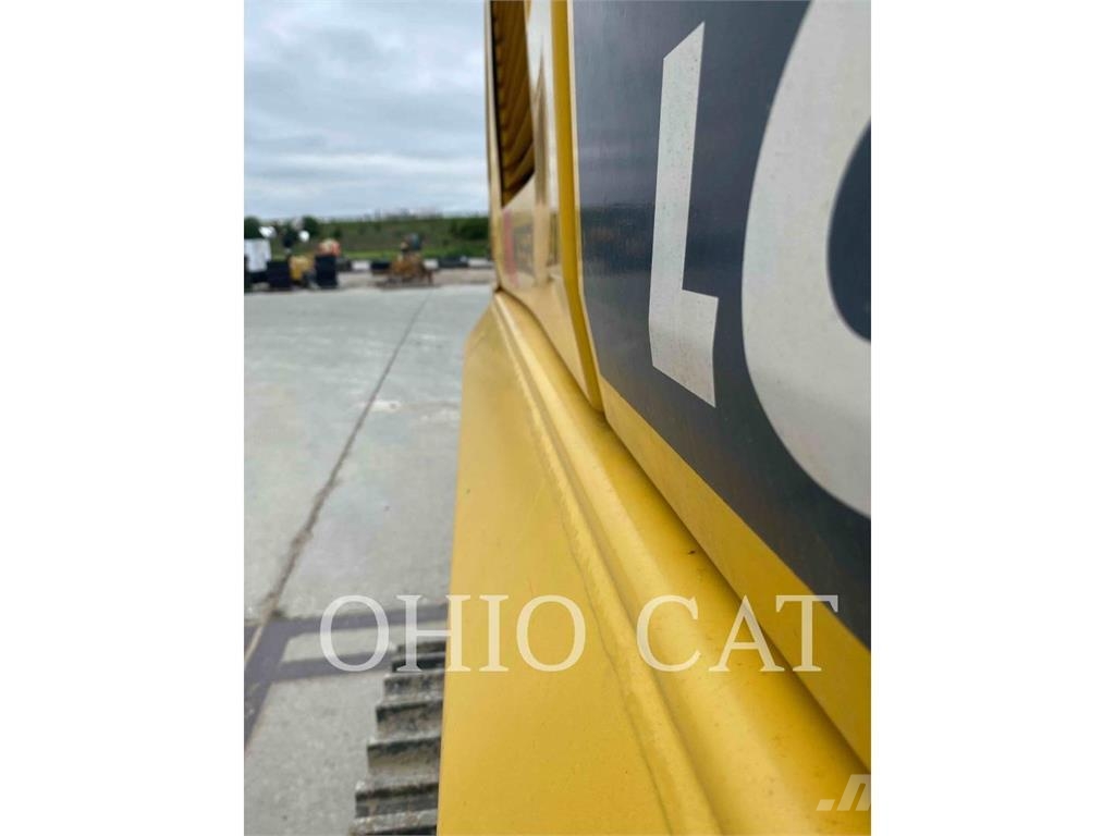 Komatsu PC360LCI-11 حفارات زحافة
