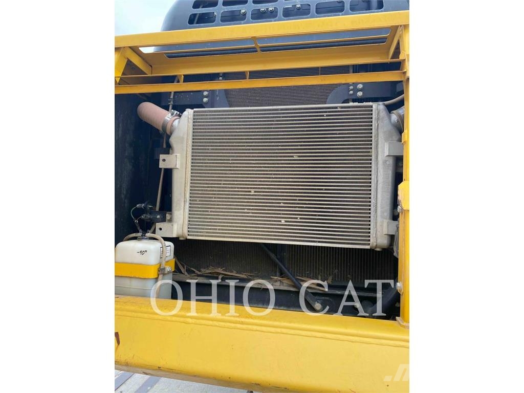 Komatsu PC360LCI-11 حفارات زحافة