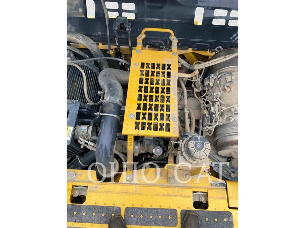 Komatsu PC360LCI-11 حفارات زحافة