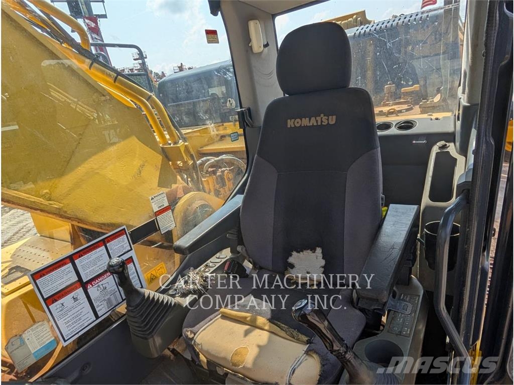 Komatsu PC490 Bagri goseničarji