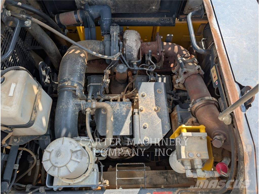 Komatsu PC490 Bagri goseničarji