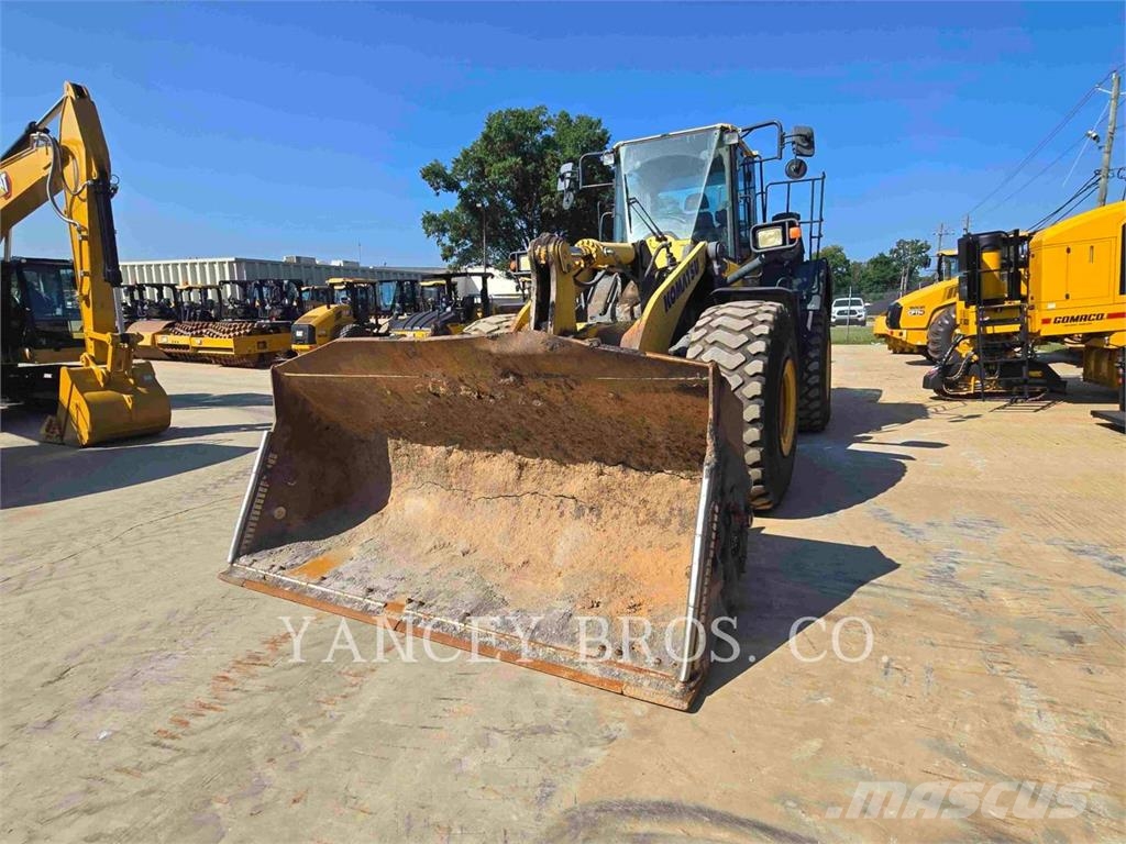 Komatsu WA470-8 Pale gommate
