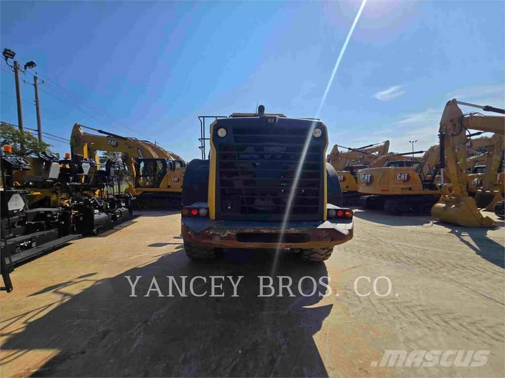 Komatsu WA470-8 Pale gommate