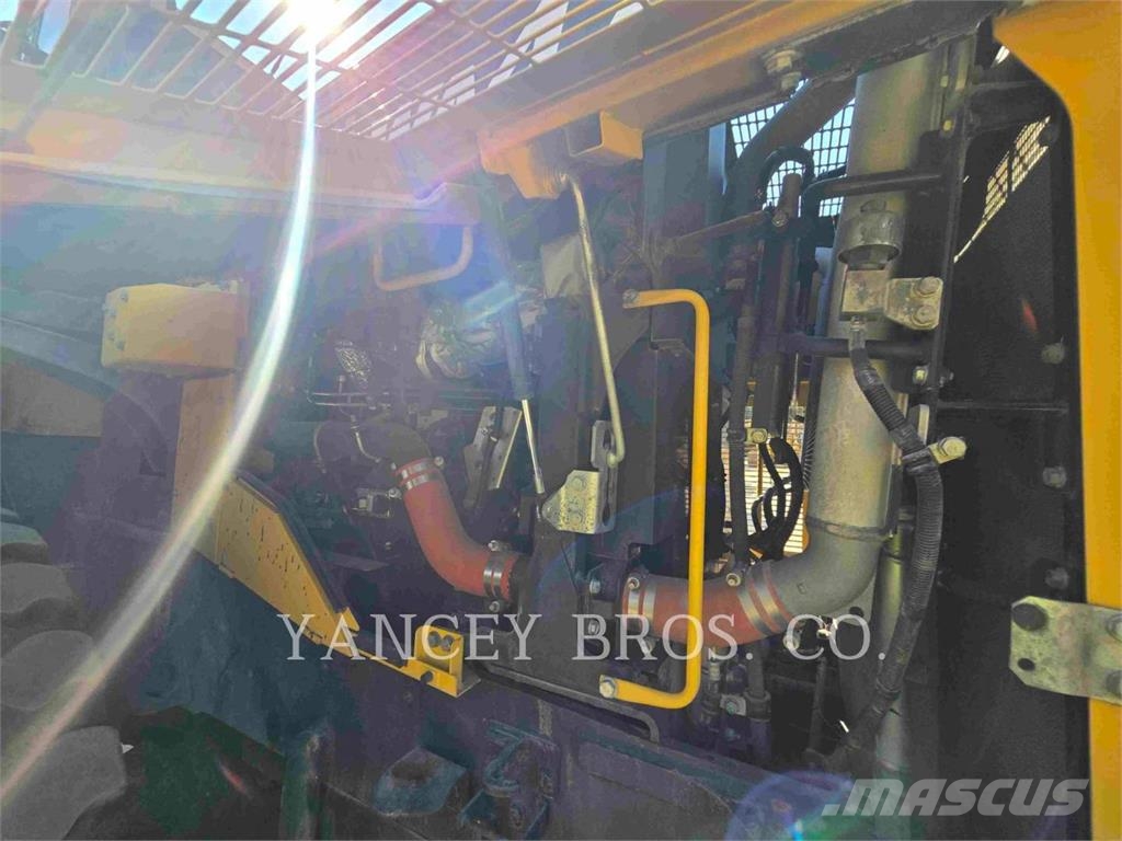 Komatsu WA470-8 Pale gommate