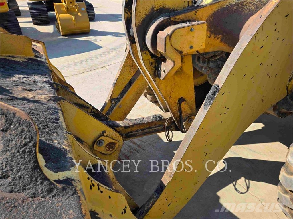 Komatsu WA470-8 Pale gommate