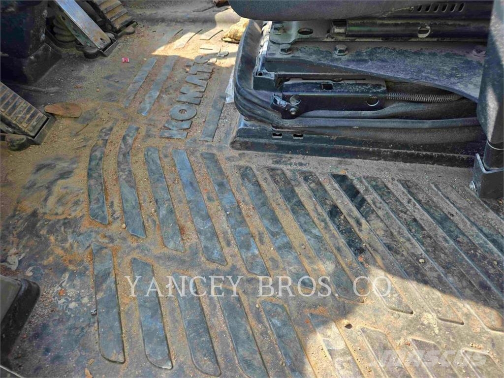 Komatsu WA470-8 Pale gommate