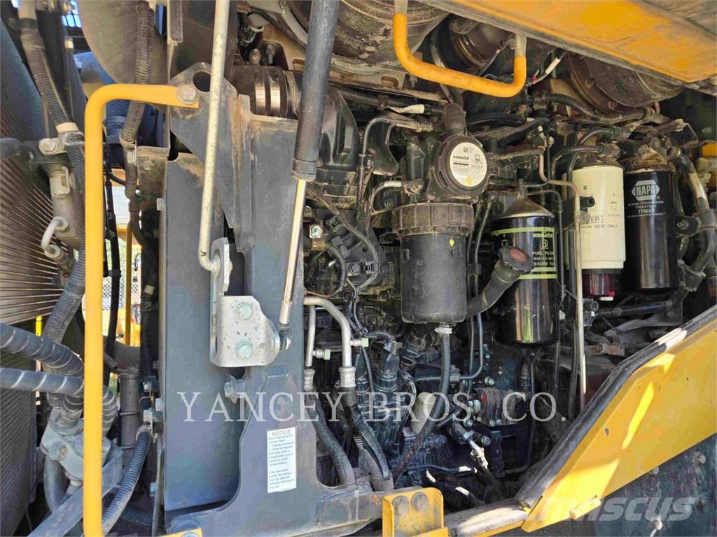 Komatsu WA470-8 Pale gommate