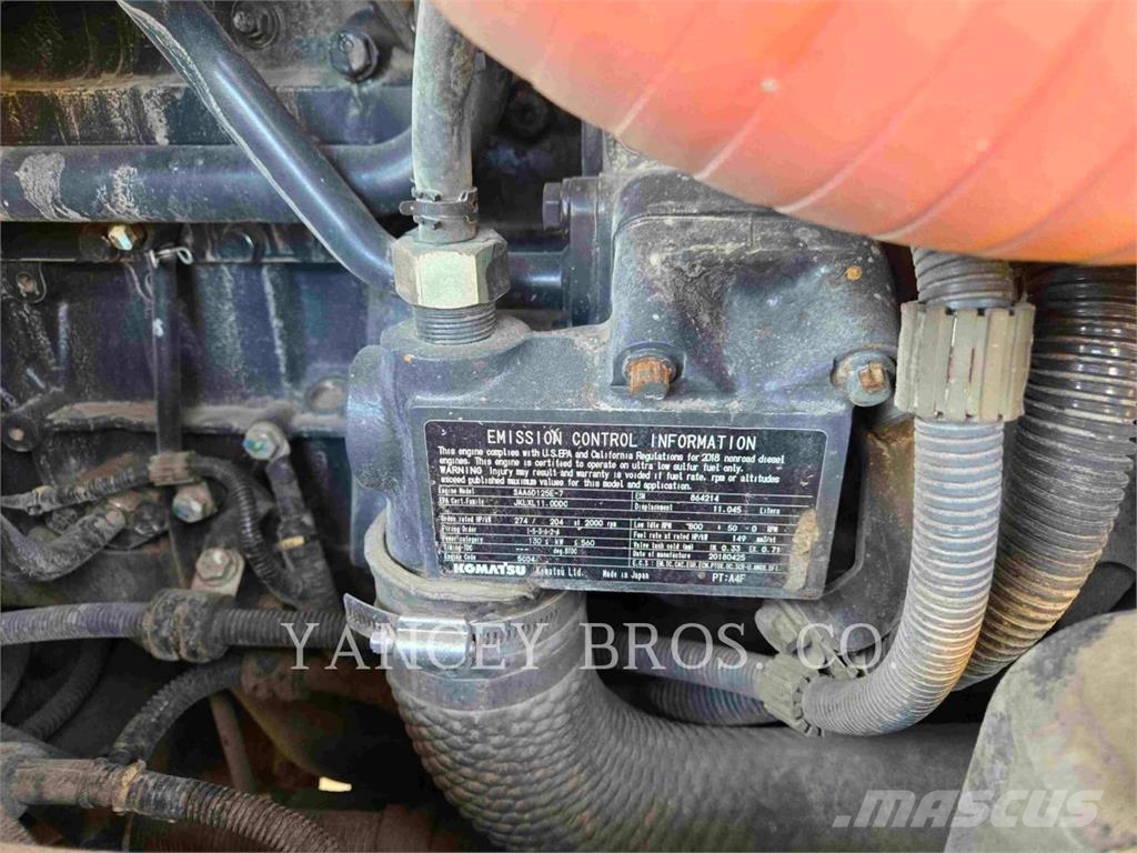 Komatsu WA470-8 Pale gommate
