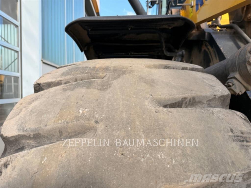 Komatsu WA480-8E0 Radlader