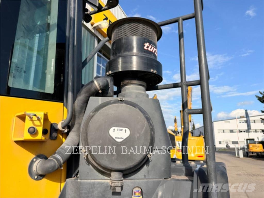 Komatsu WA480-8E0 Radlader