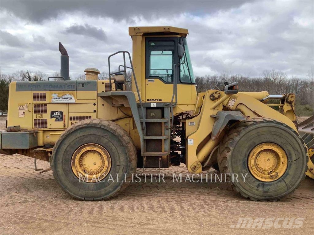 Komatsu WA500 Iekrāvēji uz riteņiem