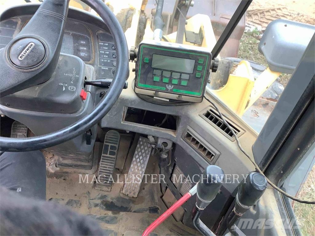 Komatsu WA500 Iekrāvēji uz riteņiem
