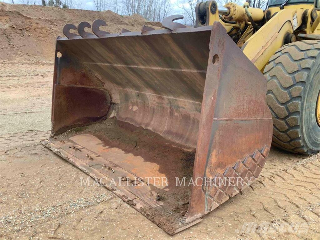 Komatsu WA500 Iekrāvēji uz riteņiem